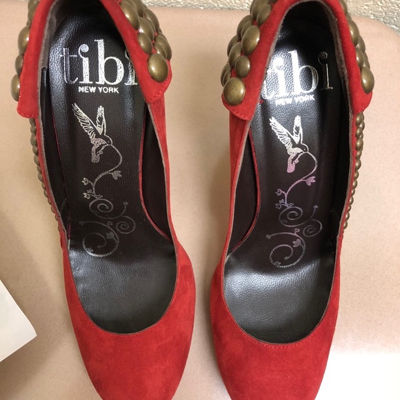 Designer TIBI NY “Tigris” studded RED pumps - Picture 6 of 7